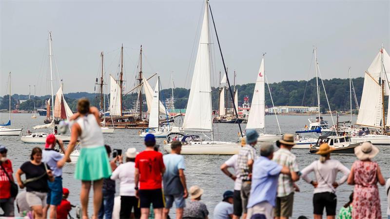 Die Windjammerparade lockte am Samstag rund 185.000 Besucherinnen und Besucher an. 