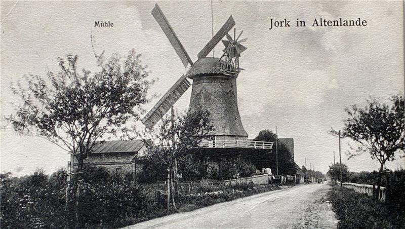 Die Windmühle in Jorkerfelde vor dem großen Brand von 1909.