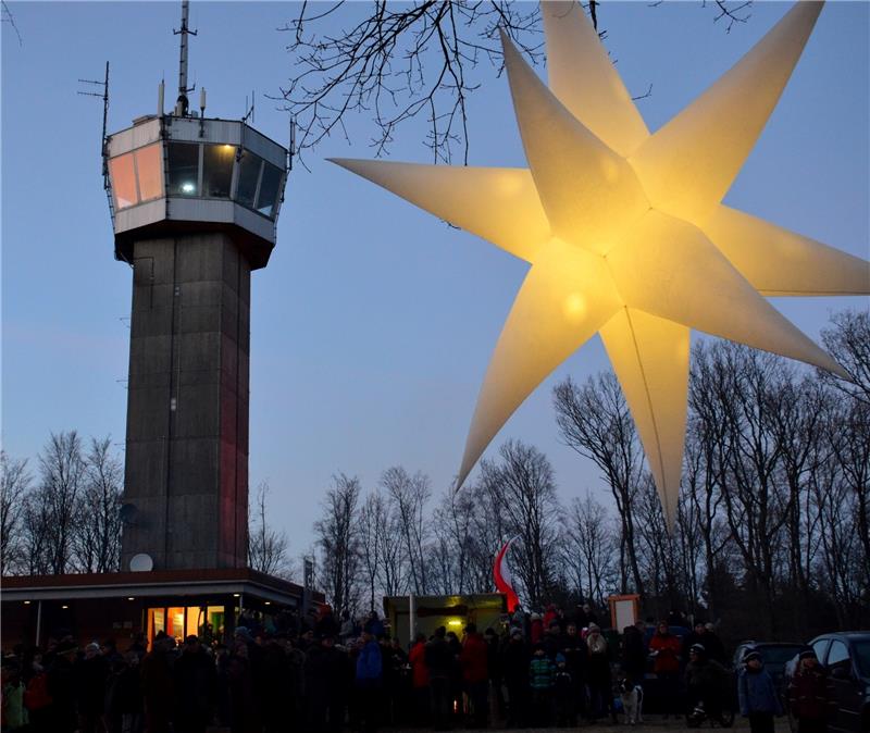 Die Wingst Touristik lädt am Mittwoch, 28. Dezember, zum „Olympischen Feuer“ auf den 62 Meter hohen Deutschen Olymp. Archivfoto: Schröder