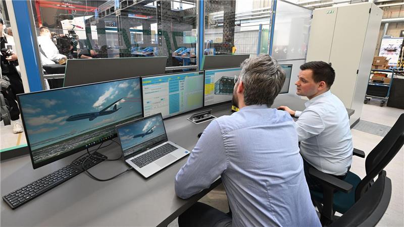 Die Wissenschaftler starten die Simulation mit einem Mausklick.