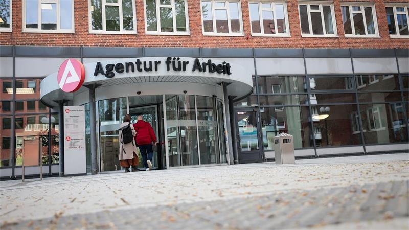 Die Zahl der Arbeitslosen in Hamburg ist gefallen. (Archivbild) 