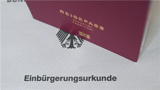 Die Zahl der Einbürgerungen ist zuletzt gestiegen. (Symbolbild)