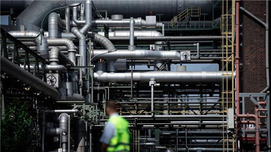 Die Zahl der Gründungen in der Industrie sinkt stark, vor allem in forschungsintensiven Branchen wie Chemie (Archivbild)
