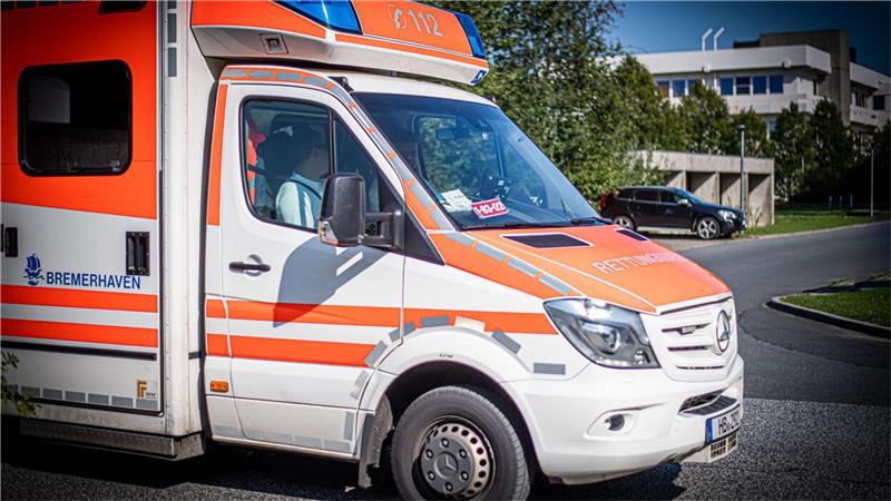 Bremerhavener Rettungsdienst ist absolut am Limit Die Zahl der Notfalleinsätze des Bremerhavener Rettungsdienstes sind 2022 im Vergleich zum Vorjahr um zehn Prozent gestiegen. Foto: Arnd Hartmann