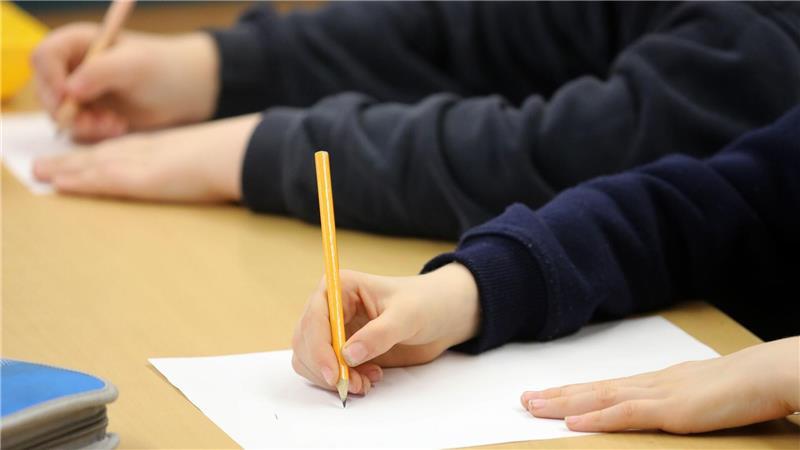 Die Zahl der Schüler mit Einwanderungsgeschichte steigt. (Archivbild)