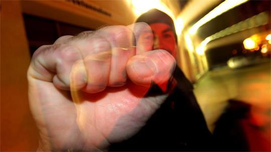 Die Zahl der Tatverdächtigen im Alter von unter 18 Jahren ist im vergangenen Jahr in Hamburg gesunken. (Symbolbild)
