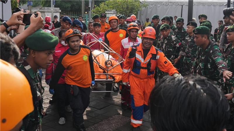 Zahl der Toten bei Zugunglück in Indonesien steigt Die Zahl der Toten ist am Tag nach dem Unglück weiter gestiegen.