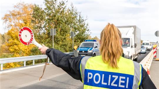 Die Zahl der unerlaubten Einreisen nach Deutschland ist im November noch weiter zurückgegangen.