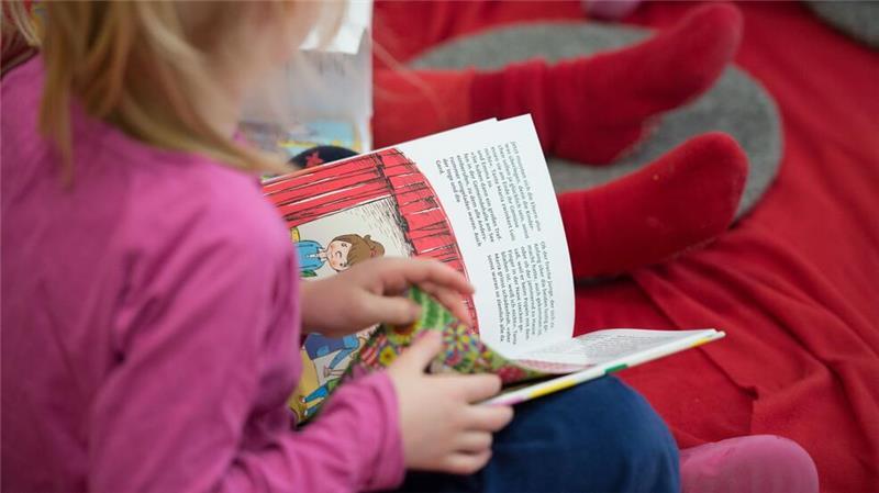 Mentoren helfen beim Übergang von der Kita in die Schule Die Zeit Stiftung Bucerius unterstützt über das Programm „Weichenstellung für den Schulstart“ Kinder beim Wechsel von der Kita in die Schule. Konkret geht es dabei um Sprachförderung. (Symbolbild)