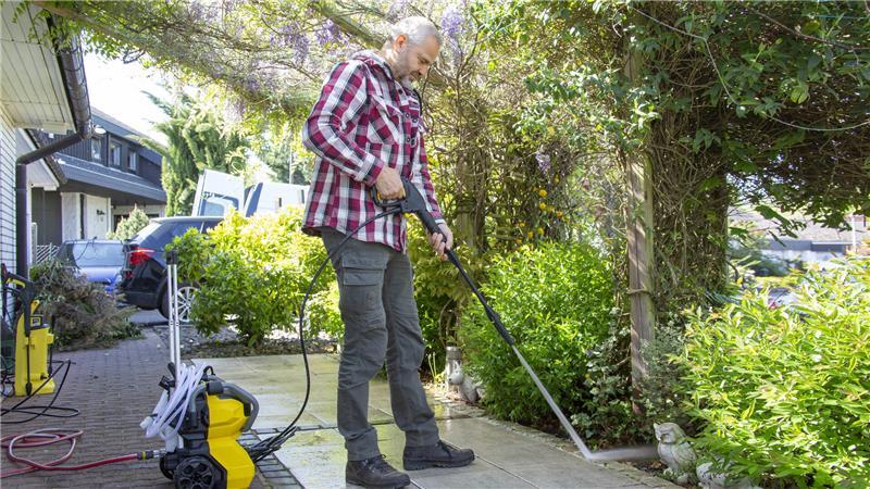 Akku-Hochdruckreiniger im Test: Nur fünf Geräte schneiden gut ab Die Zeitschrift «Selbst ist der Mann» hat gemeinsam mit dem Tüv sieben Akku-Hochdruckreiniger zwischen 130 Euro und 1580 Euro getestet.