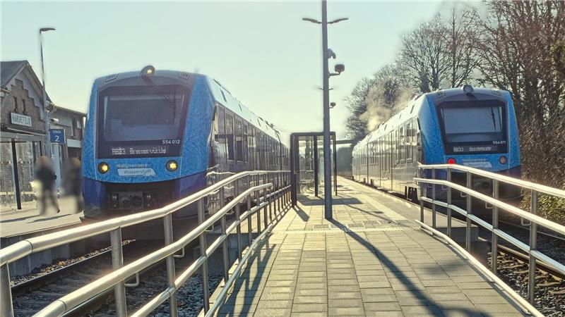 Bahnhofs-Check Harsefeld: Gutes Image mit kleinen Makeln Die Züge Richtung Bremervörde und Buxtehude begegnen sich am Bahnhof in Harsefeld. Ansonsten teilen sie ein Gleis.
