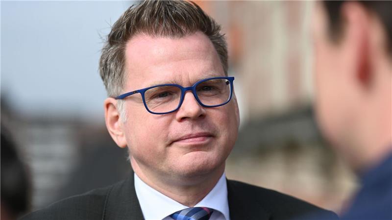 Die Zukunft der Schifffahrt ist digital, sagt BSH-Präsident Helge Heegewaldt. (Archivbild)