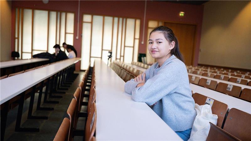 Die Zwölfjährige gilt als höchstbegabt – sie hat also einen sehr hohen IQ. Ihre Schulzeit dauerte nur sechs Jahre.