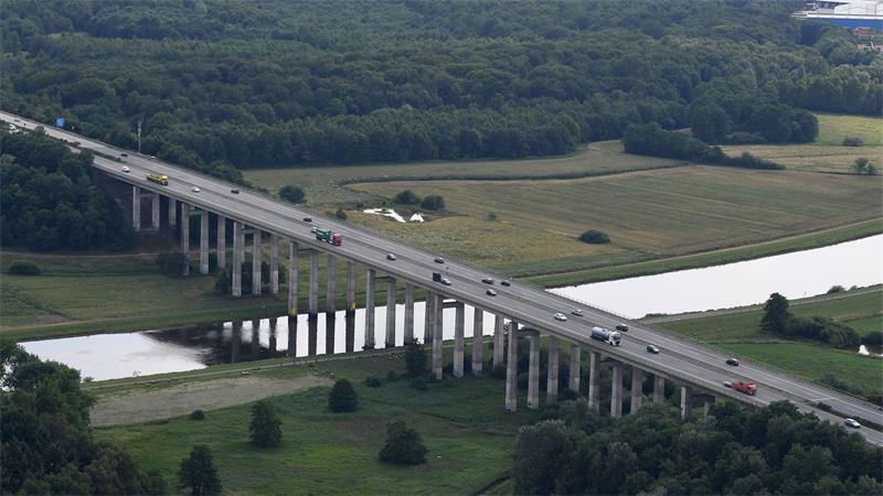 Die alte Huntebrücke steht nur noch in Teilen. (Archivbild)