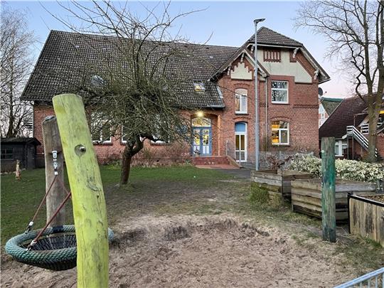 Die alte Kita in Hollern-Twielenfleth (Hörne) wird ab Sommer 2024 nach der Einweihung des Neubaus an der Vorderstraße in Hollern leerstehen. Foto: Vasel