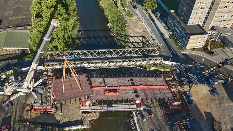 Die alte Landgrafenbrücke in Bad Neuenahr-Ahrweiler wurde durch die Flutkatastrophe 2021 total zerstört. (Archivbild)