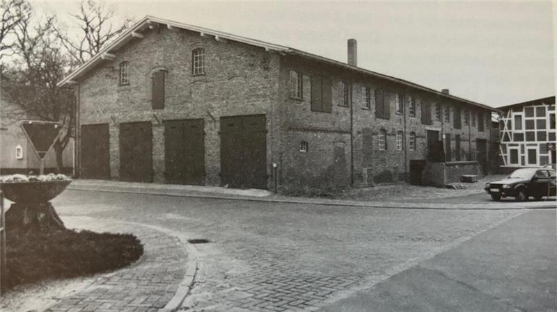 Gaststätte in Bargstedt wird abgerissen: Das sind die Pläne für das Areal Die alte Mühle, hier in den 1970er Jahren fotografiert, war laut Chronik die erste öffentliche Mühle in Bargstedt.