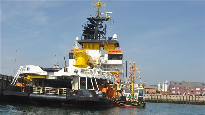 In Cuxhaven, Wilhelmshaven und auf Helgoland: Millionenaufwand für neue Schiffe Die alte „Neuwerk“ am Süddamm im bundeseigenen Südhafen auf Helgoland. Die Pier muss dort um zehn Meter verlängert und das Hafenbecken ausgebaggert werden, damit der Mehrzweckschiff-Neubau dort anlegen kann.