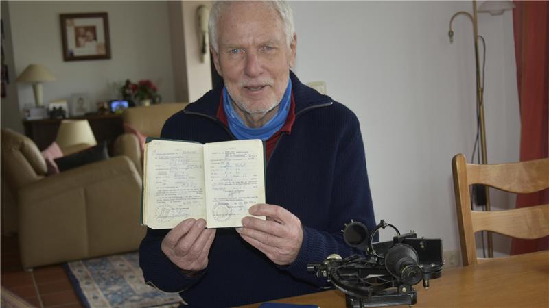 Orkane, Alkohol und Tod: Er hat wilde Jahre auf See verbracht Die alten Seefahrtsbücher stehen für eine wilde Zeit an Bord.