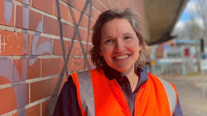 Wie sicher ist Stades Hansebrücke? Diese Ingenieurin hat sie abgeklopft Die aus Buxtehude stammende Bauingenieurin Dr. Katrin Runtemund ist auf die Untersuchung von Spannbetonbrücken wie die Stader Hansebrücke spezialisiert.