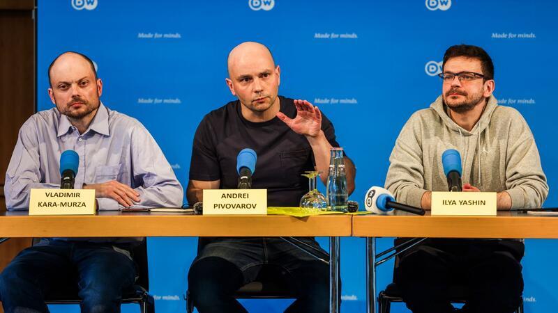Die bei dem Gefangenenaustausch freigelassenen Russen betonten, kein Gnadengesuch an Kremlchef Wladimir Putin unterschrieben zu haben.