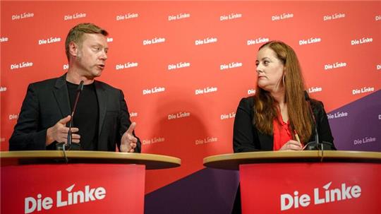 Die beiden Parteivorsitzenden rechtfertigten ihre Entscheidung, ihren Rückzug zwei Wochen vor den Landtagswahlen im Osten anzukündigen.