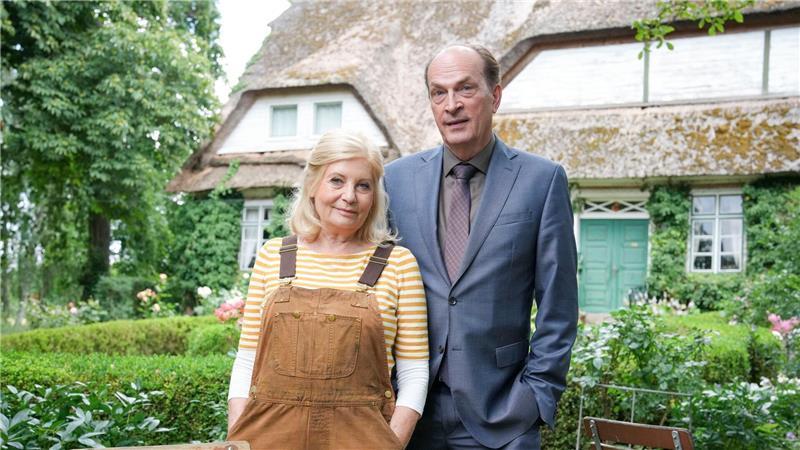 Die beiden Schauspieler lachen gern miteinander.