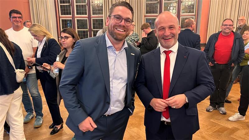 Die beiden Wahlsieger vom Sonntag in Stade: Arne Kramer (links) und Kai Koeser ziehen in die Stichwahl ein um das Bürgermeisteramt.
