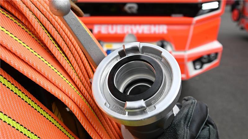 Die besondere Ladung stellte für die Feuerwehrkräfte eine Herausforderung dar. (Symbolbild)
