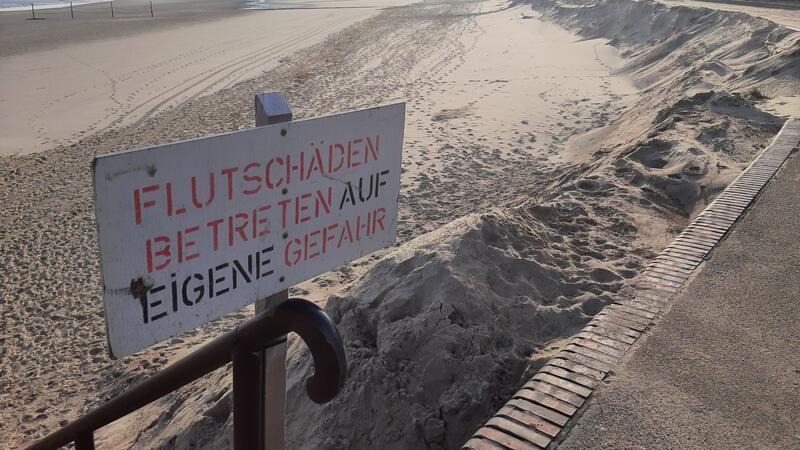 Die bisherige Sturmflutsaison hat auf einigen Nordseeinseln deutliche Schäden an den Badestränden angerichtet.