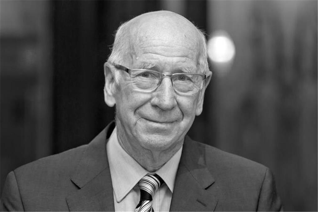 Die britische Fußball-Legende Sir Bobby Charlton starb in diesem Jahr. 