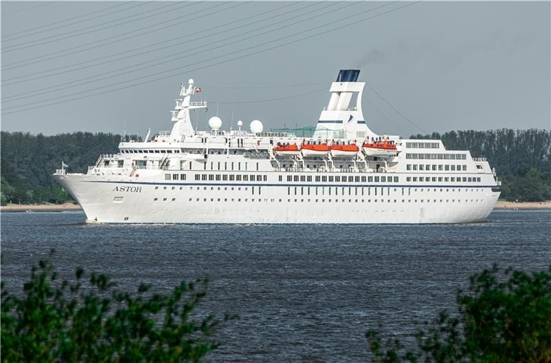 Die britische Reederei Cruise & Maritime Voyages wirbt mit der „Überschaubarkeit“ der Astor.  Foto: Löffler