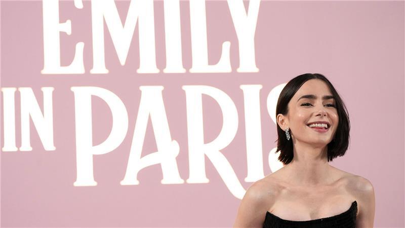 „Emily in Paris“ ohne Camille Die britische Schauspielerin Lily Collins spielt in der Serie „Emily in Paris“ die Titelrolle. (Archivbild)