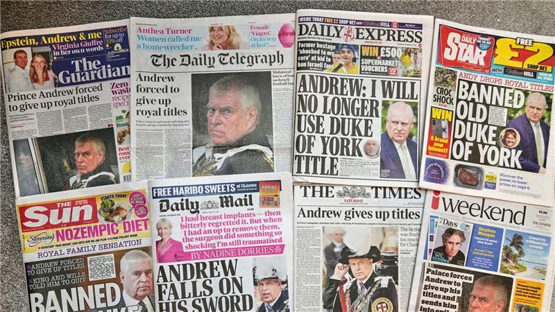 „Genug ist genug“ - Der tiefe Fall von Prinz Andrew Die britischen Medien titeln allesamt mit der Bekanntgabe von Prinz Andrew.
