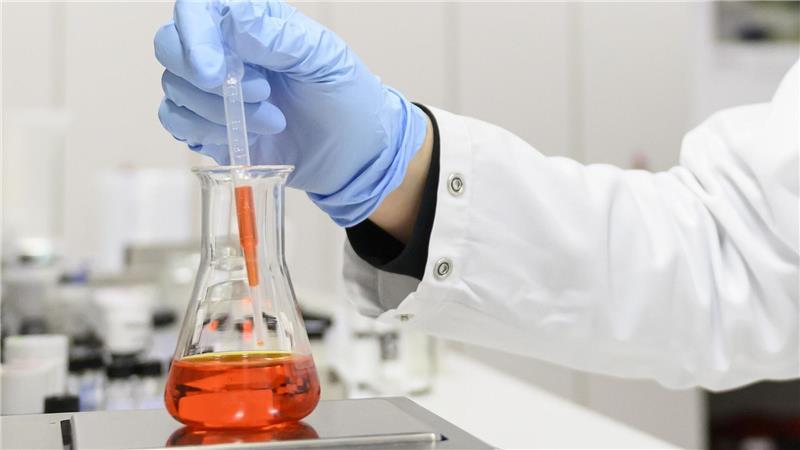 Die chemische Industrie ist eine der Schlüsselbranchen in Niedersachsen, steht aber zunehmend unter wirtschaftlichem Druck. (Symbolbild)