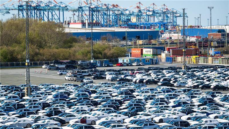Eskalation statt Einigung: Trump schickt Zoll-Brief an EU Die deutsche Autoindustrie litt zuletzt stark unter den Zöllen. (Archivbild)