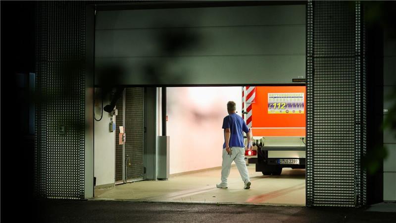 Die deutsche Patientin erreicht das Infektionszentrum der Uniklinik Düsseldorf.
