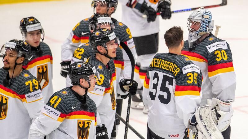 Die deutschen Eishockey-Spieler wollen den Kopf nicht hängen lassen und es nächstes Jahr wieder versuchen.