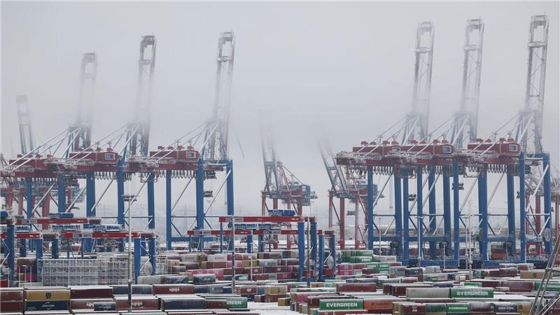 Exportwirtschaft fordert „Handels-Nato“ gegen Trumps Zölle Die deutschen Exporteure stehen unter Druck, konnten aber 2025 zulegen (Archivbild)