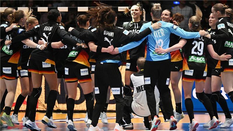 Die deutschen Handballerinnen wollen bei der Heim-WM auf Erfolgskurs bleiben.