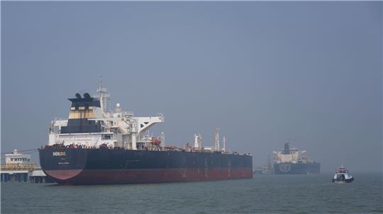 Die deutschen Reeder fordern militärischen Schutz für die zivile Schifffahrt in der Straße von Hormus. (Archivbild)