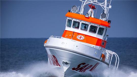 Die deutschen Seenotretter auf Nord- und Ostsee haben 2023 mehr als 3500 Menschen Hilfe geleistet.