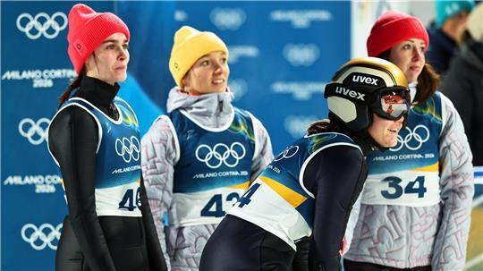 Die deutschen Skispringerinnen verpassten die erhoffte Medaille.