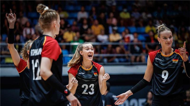 Volleyballerinnen im Achtelfinale - Gruppensieg soll her Die deutschen Volleyballerinnen feierten einen souveränen Sieg.