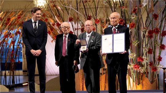 Die drei Co-Vorsitzenden von Nihon Hidankyo nahmen den Friedensnobelpreis in Oslo entgegen.