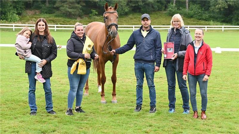 Wie ein Pferd aus Selsingen zum Olympiastarter in Paris wurde Die dreijährige Dynamic Dream-Tochter „Dara G“ wurde Siegerstute der Sandbostler Stutenschau und belegte Platz zwei bei der Verbandsstutenschau des Hannoveraner Verbands.