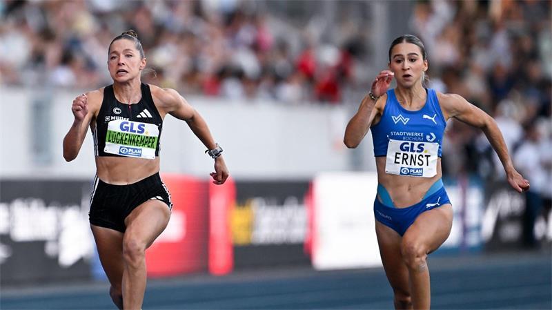 Den Tränen nah: Lückenkemper spricht über ihren Zeckenbiss Die drittplatzierte Gina Lückenkemper (l) und die neue 100-Meter-Meisterin Jolina Ernst.