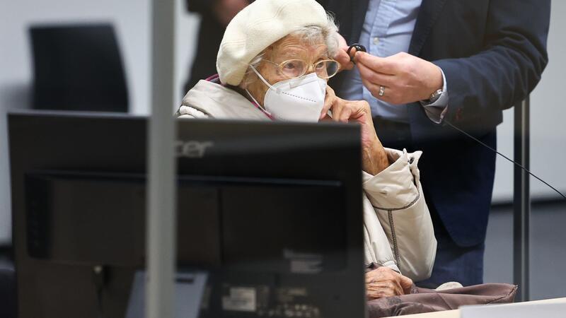 Frühere KZ-Sekretärin Irmgard F. ist tot Die ehemalige KZ-Sekretärin ist gestorben. (Archivbild)