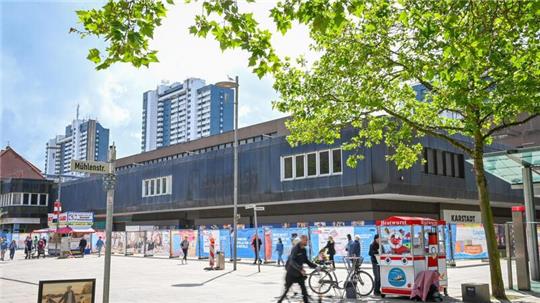 Die ehemalige Karstadt-Immobilie ziert immer noch Bremerhavens Innenstadt.