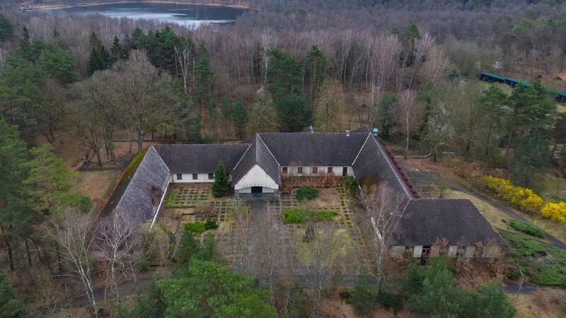 Die ehemalige Villa von Reichpropaganda-Minister Joseph Goebbels auf dem Areal am Bogensee,